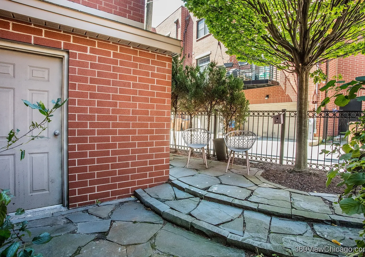 3 bed, 3.5 bath, 2800 sqft, $5,000 — Photo 3