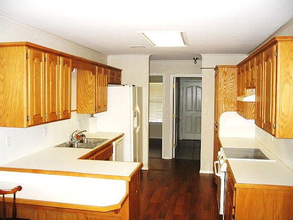 3rd image of 19909 County Road 1543
