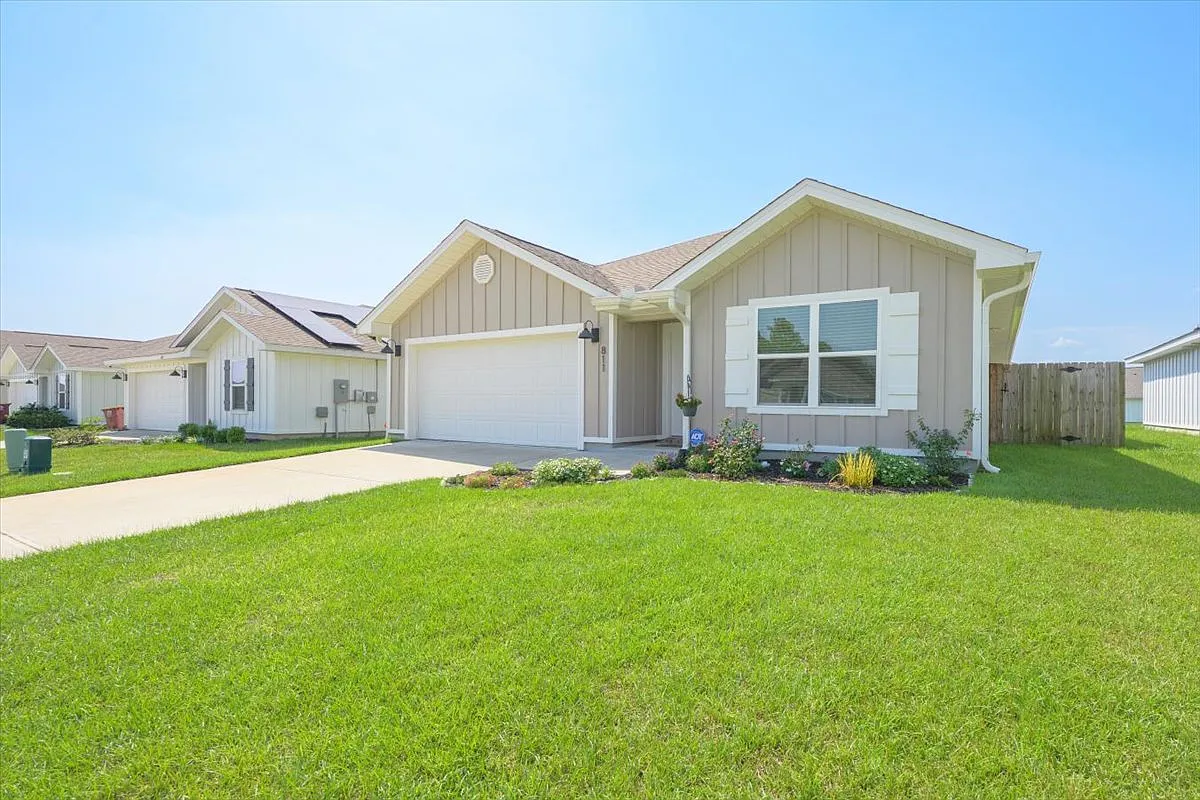 4 bed, 1787 sqft, $2,350 — Photo 3