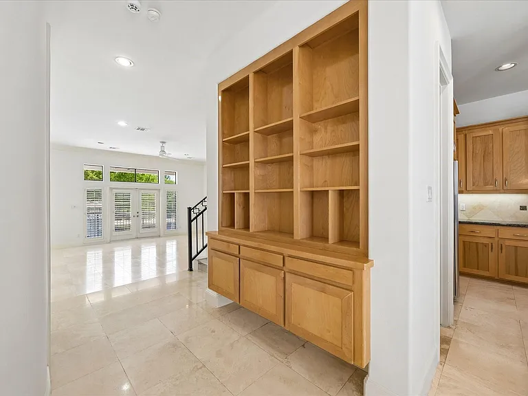 6906 Sewanee St — Photo 8
