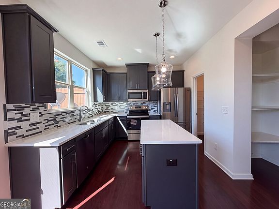 3rd image of 5536 Fairhaven Pl