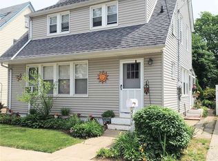 51 Capitol Ave, Williston Park, NY 11596