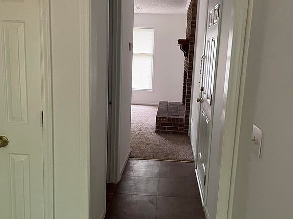 5th image of 105 Eric Court #A