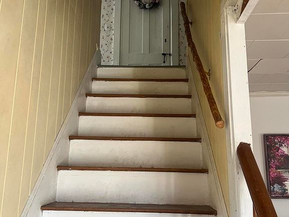 3rd image of 378 Lakeview Drive
