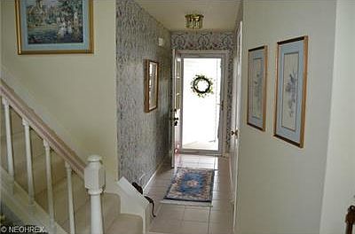 5th image of 810 Woodfield Ct Unit 810