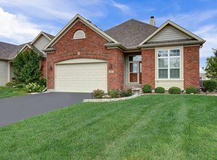 6 Austrian Ct, Lake In The Hills, IL 60156