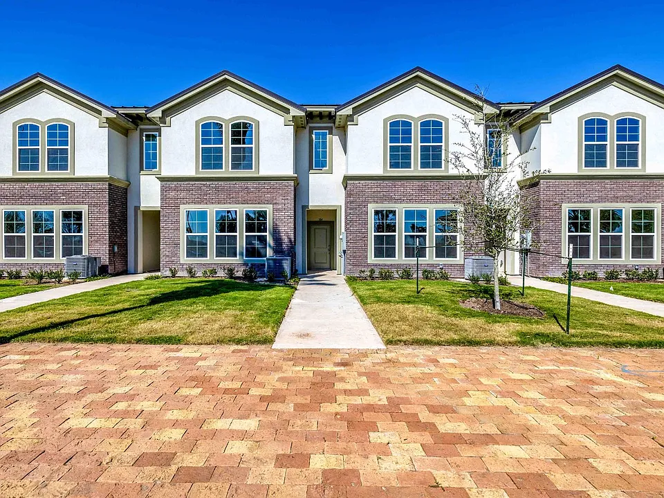 3901 Plantation Grove Blvd #303