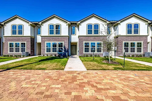 3901 Plantation Grove Blvd #301 Photo 1