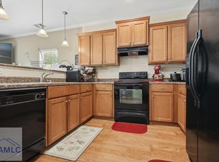 1 Red Robin Ct, Port Wentworth, GA 31407