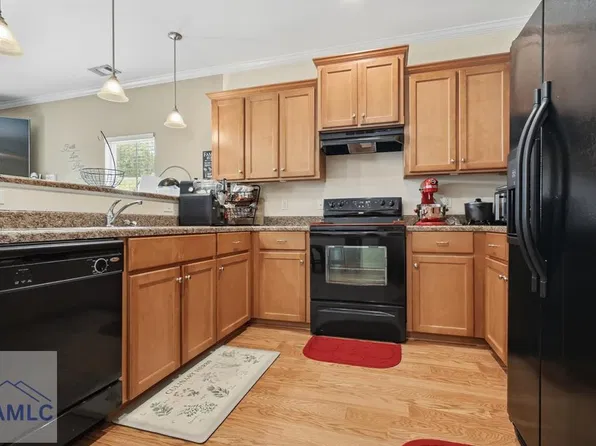 1 Red Robin Ct, Port Wentworth, GA 31407