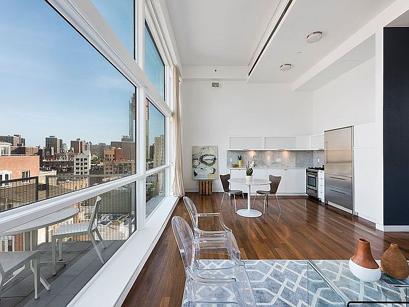 3rd image of 30 Orchard St #Penthouse A