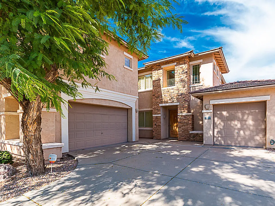642 E Torrey Pines Pl