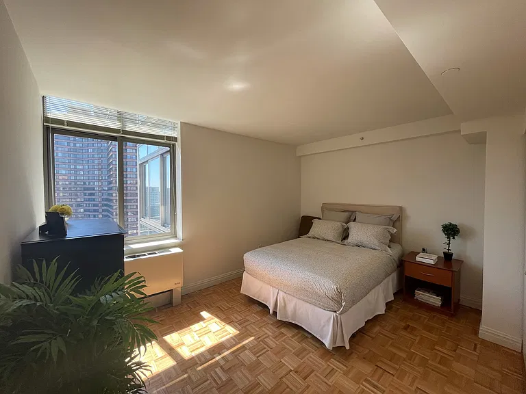 1500 Lexington Ave #16F — Photo 24