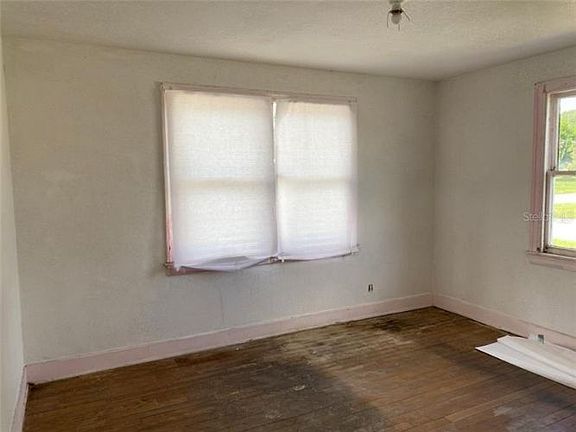 4th image of 5817 15th Ave S