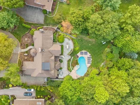 54 Hamilton Dr East, North Caldwell Boro, NJ 07006