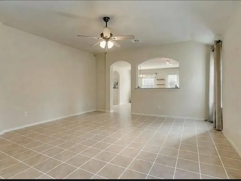 1404 Marble St — Photo 5