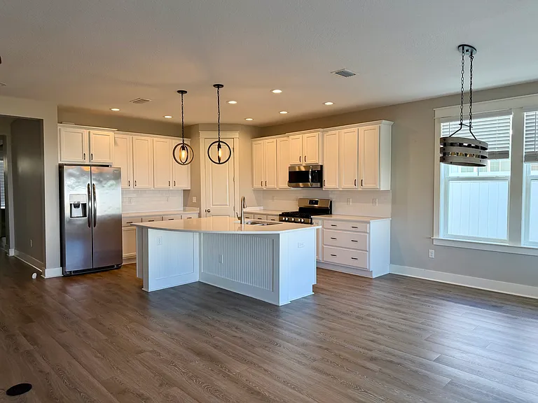 1409 N Discovery Loop — Photo 4