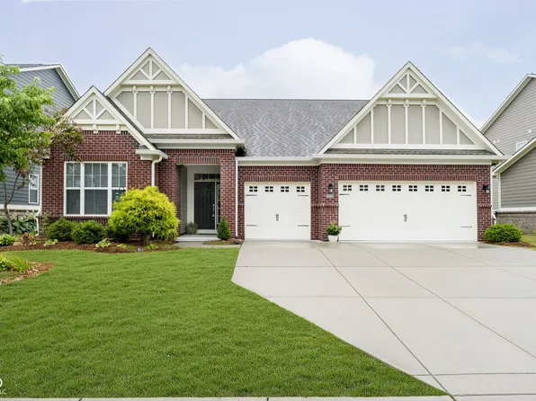 15825 Oakhurst Ln, Fishers, IN 46040