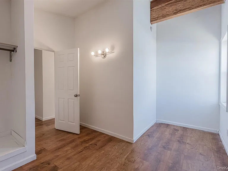 606 E Jericho Tpke — Photo 13