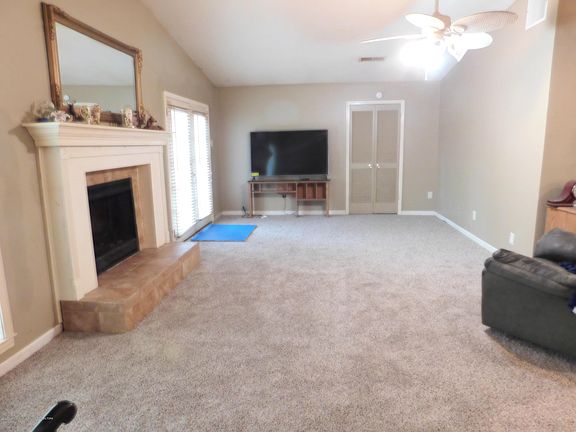 2nd image of 1831 Vicksburg Dr