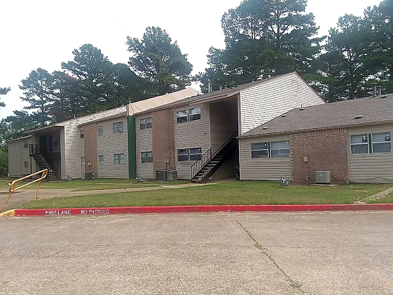 100 Abby Ln — Photo 2
