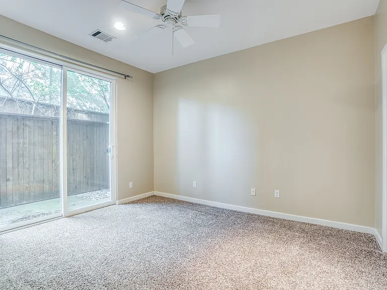 4100 Travis St #8 — Photo 4