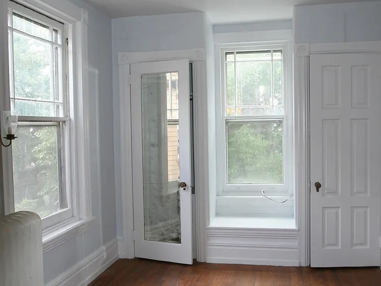 420 W School House Ln #2R — Photo 5