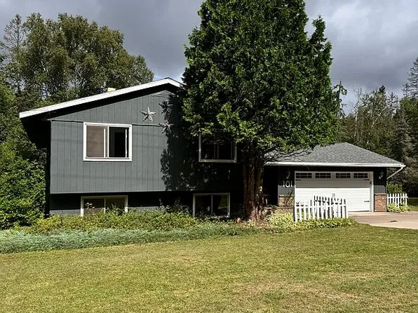 101 Kivela Rd, Negaunee, MI 49866