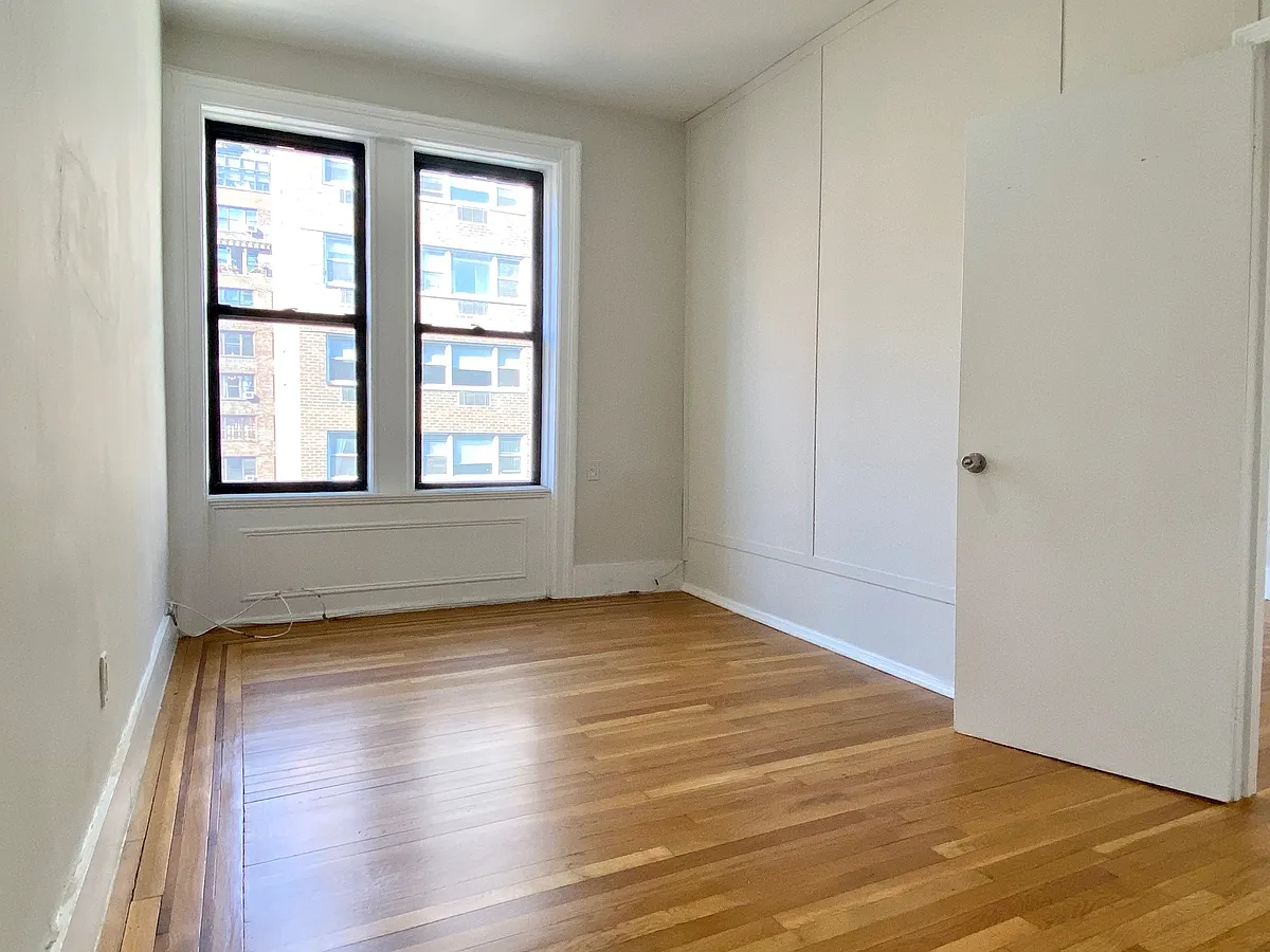 Building Photo - 142 E 27th St #6F