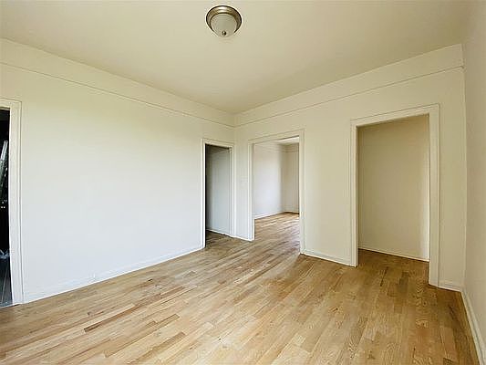 4th image of 21-05 33rd St #4K