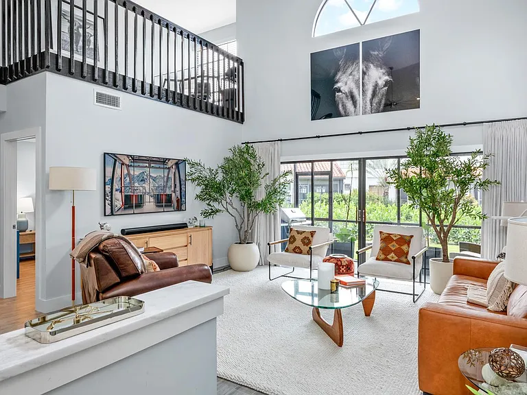 13549 Fountain View Blvd — Photo 4