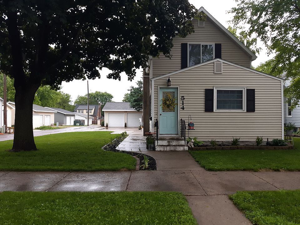 1st image of 514 1st Ave N
