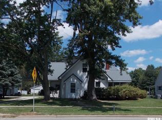1010 W Main St, Salem, IL 62881