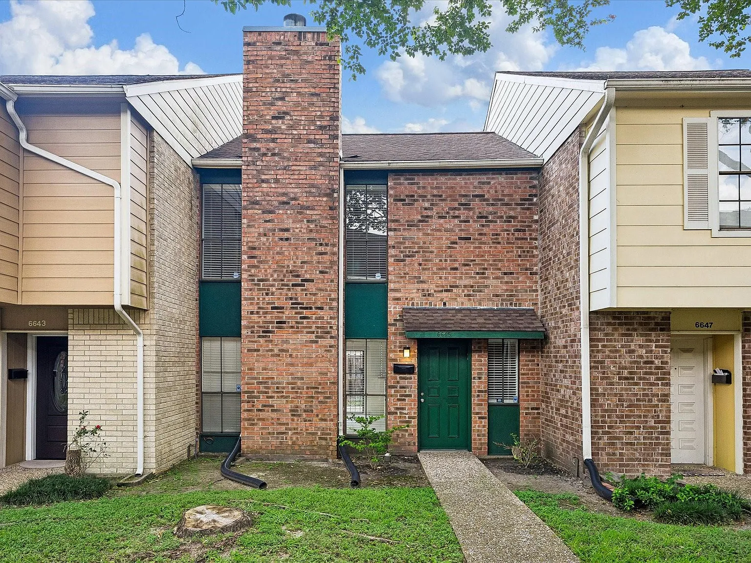 1 bed, 1.5 bath, 1176 sqft, $1,250 — Photo 1