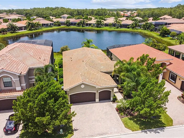 11541 Stonecreek Cir W — Photo 3