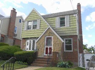 22609 135th Ave, Laurelton, NY 11413
