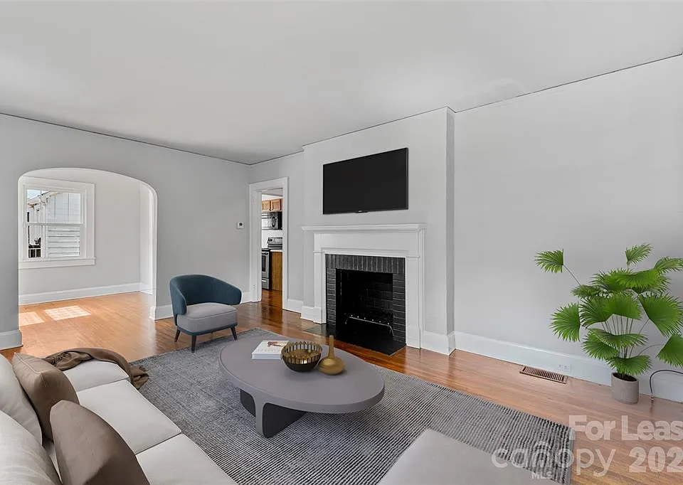 1936 Garibaldi Ave