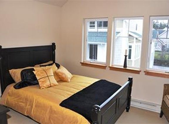 5th image of 115 Hall Brothers Loop Unit 101