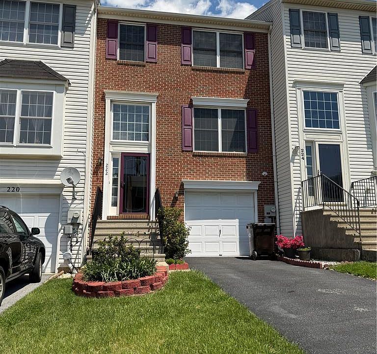 1st image of 222 N Oak St