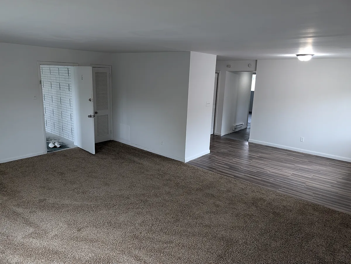 Building Photo - 96 Cromwell Pl #2