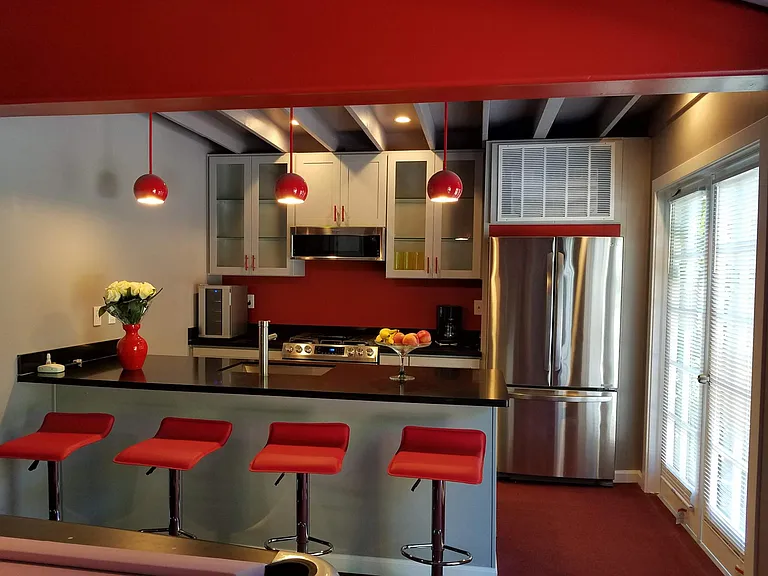 84 Almendral Ave — Photo 2