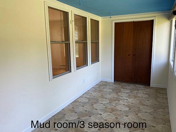 Mud room/ 3 season room