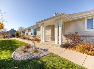 N79W17331 Bluejay Ct #1, Menomonee Falls, WI 53051