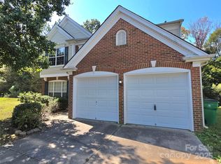 521 Volunteer Ct, Charlotte, NC 28213