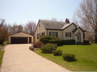 2642 Stillwater Rd E, Maplewood, MN 55119