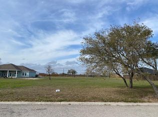 108 Alma Ln, Rockport, TX 78382