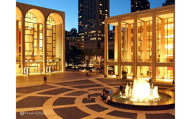 Rented by Douglas Elliman | media 26