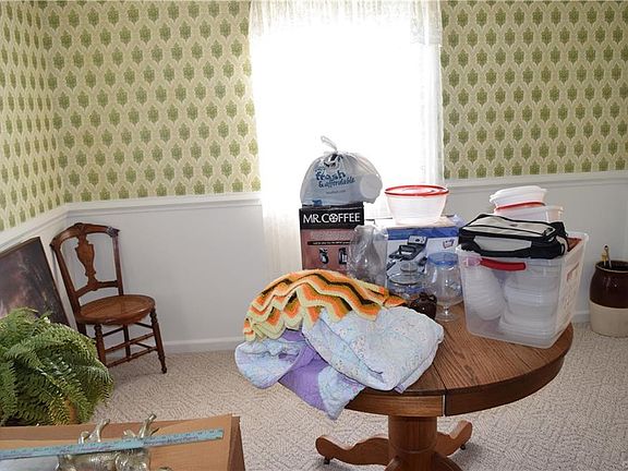 5th image of 1008 Heretick Ave
