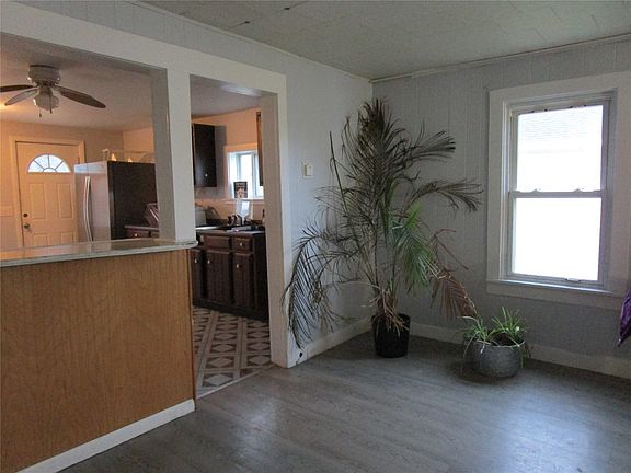 5th image of 6 Evergreen Ave