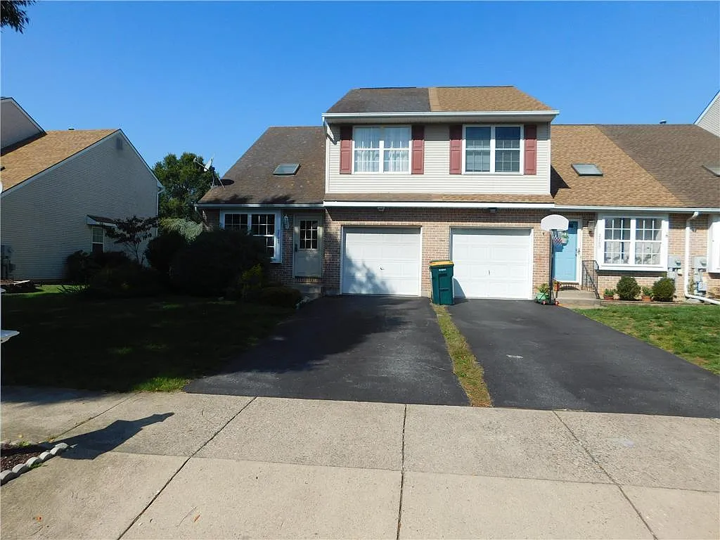 2707 Victoria Ln photo 1